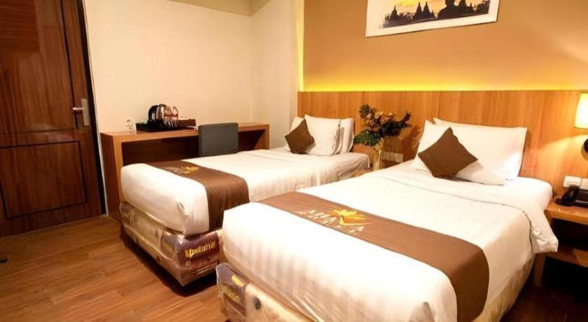 Hotel Ahava Magelang Zewnętrze zdjęcie